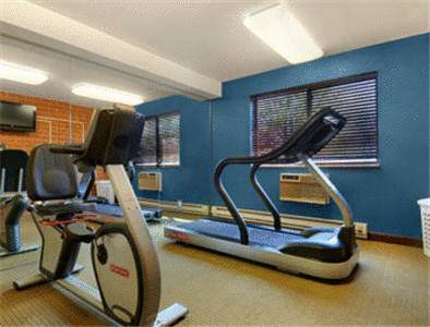 Super 8 Milwaukee West Hotell Wauwatosa Bekvämligheter bild
